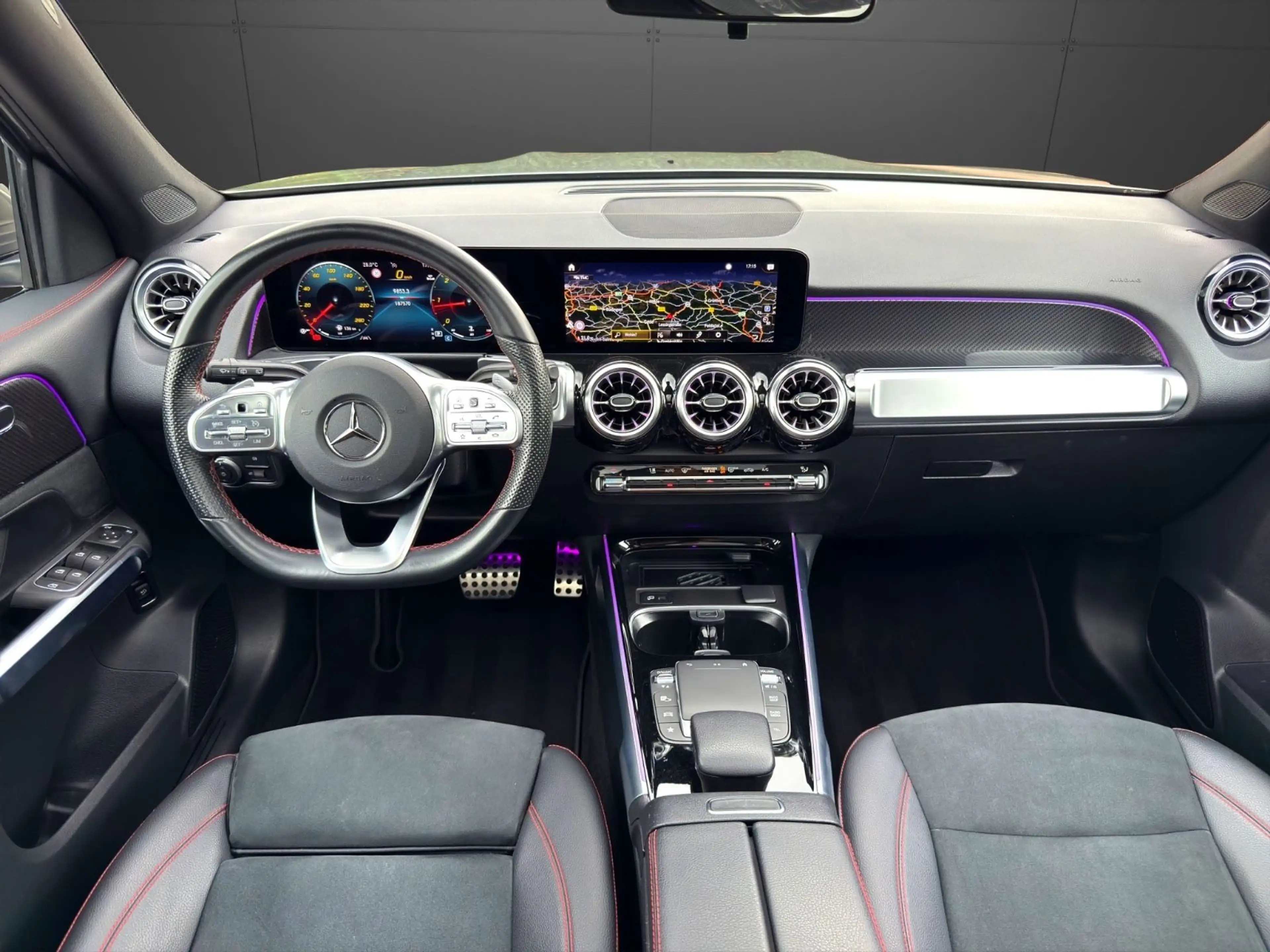 Mercedes-Benz GLB 200 AMG LINE LED PANO Alcantara Keyless Soun — photo 17