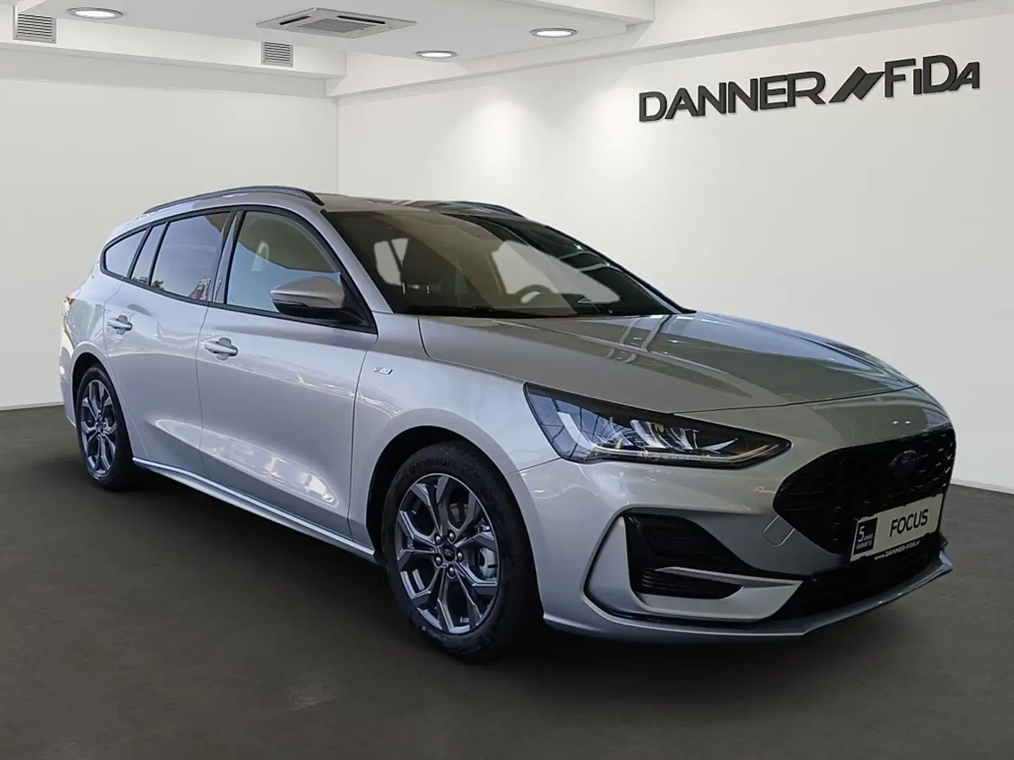 Ford Focus ST-LINE X Kombi 125 PS EcoBoost/Benzin Mild-Hyb... Silber - 2