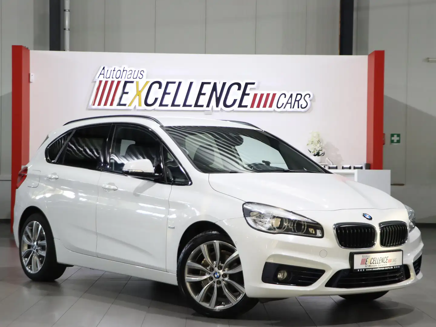 BMW 220 d SPORT-LINE SHADOW AUTOMATIK Weiß - 1