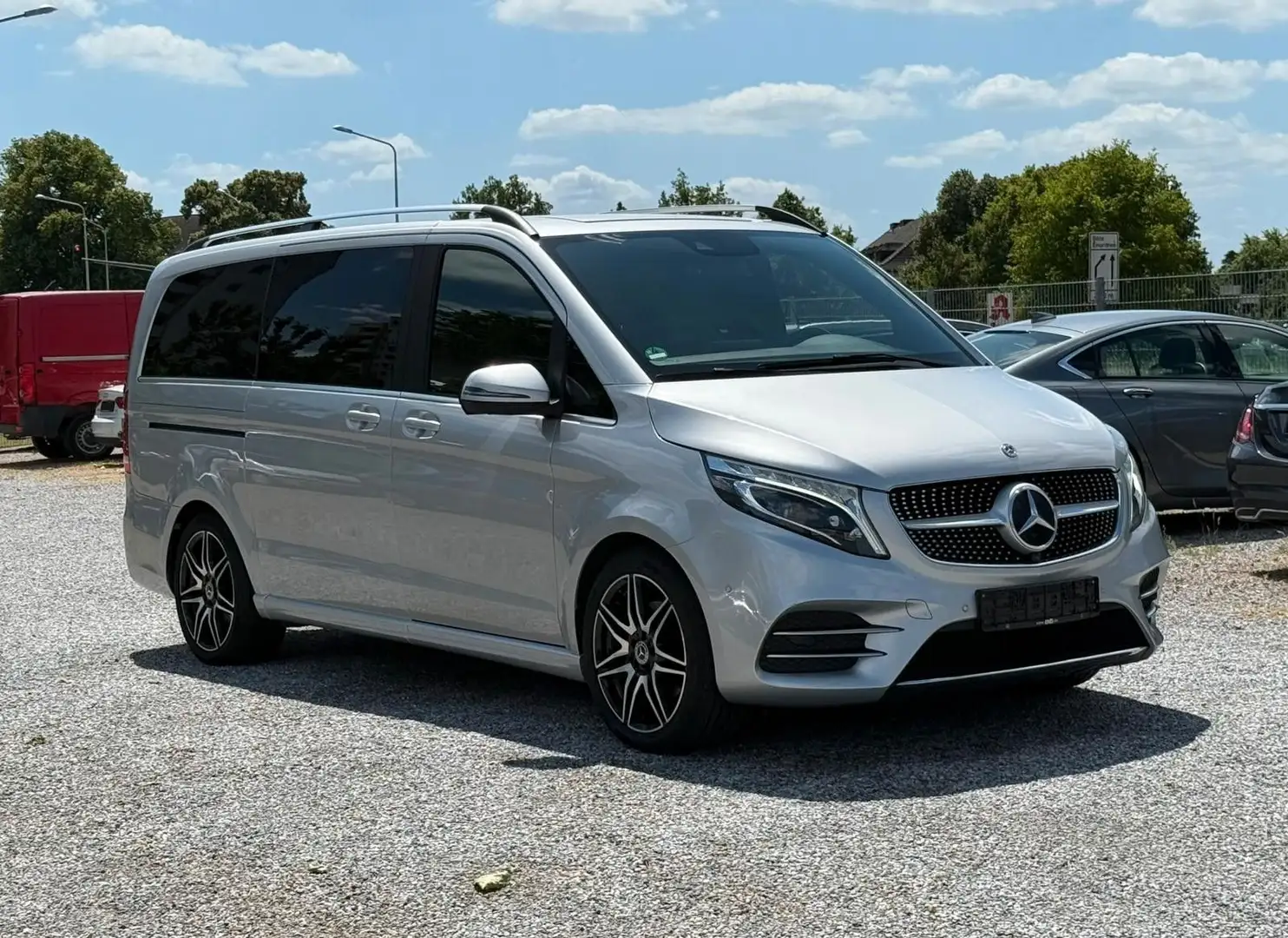 Mercedes-Benz V 300 d AVANTGARDE AMG-LINE+LEDER+NAVI+LED+AHK Zilver - 1