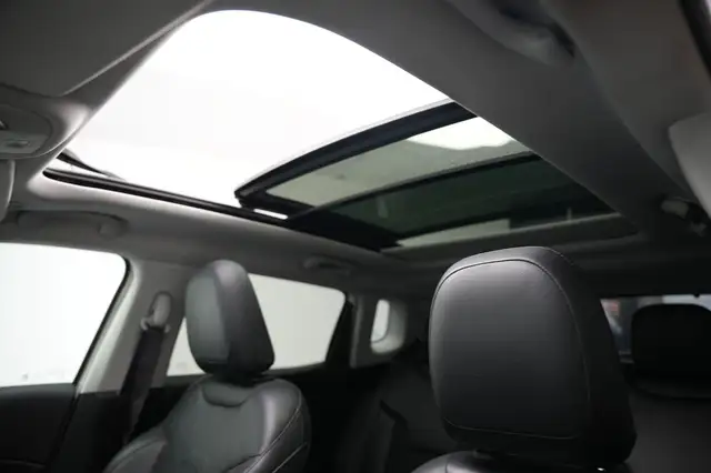 Jeep Compass view 12