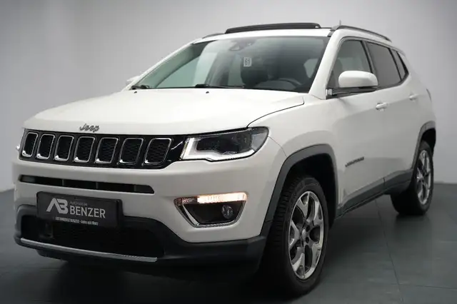 Jeep Compass view 4