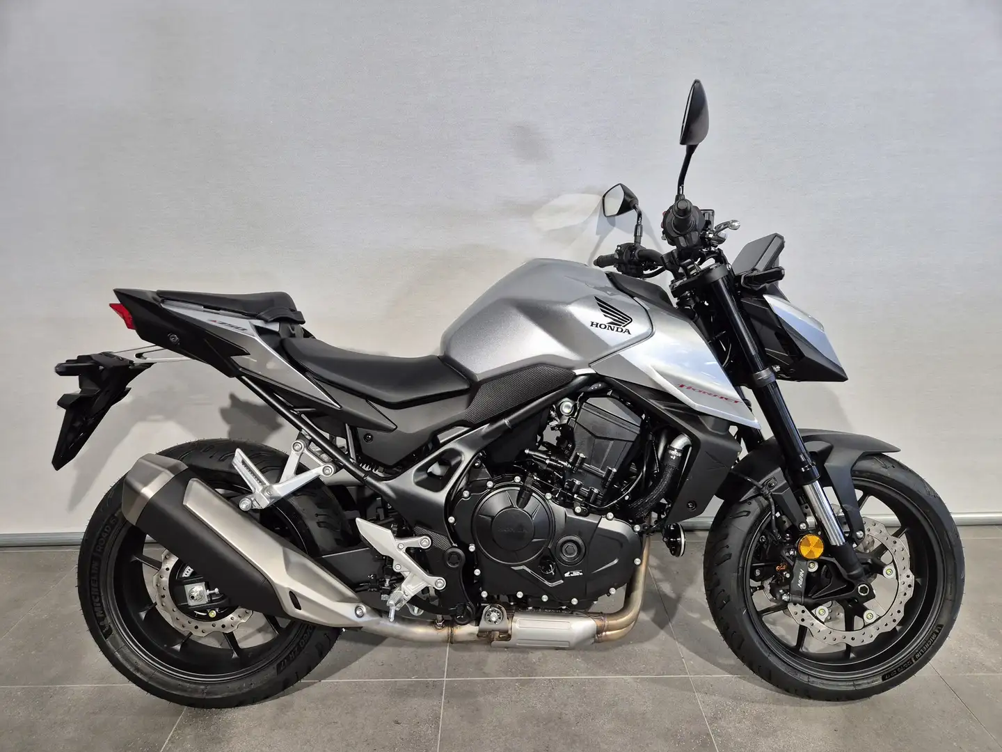Honda CB 750 HORNET Šedá - 1
