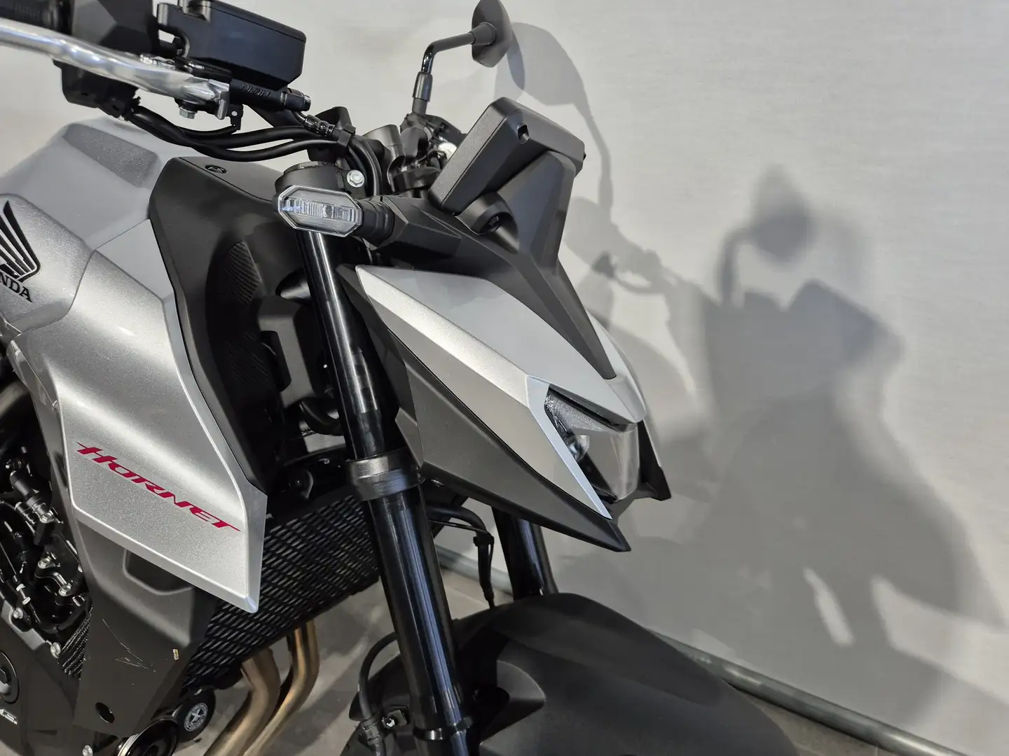 Honda CB 750 HORNET Šedá - 2