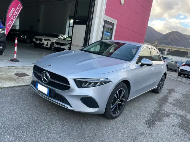 Mercedes-Benz A 250 A 250 e hybrid EQ Advanced