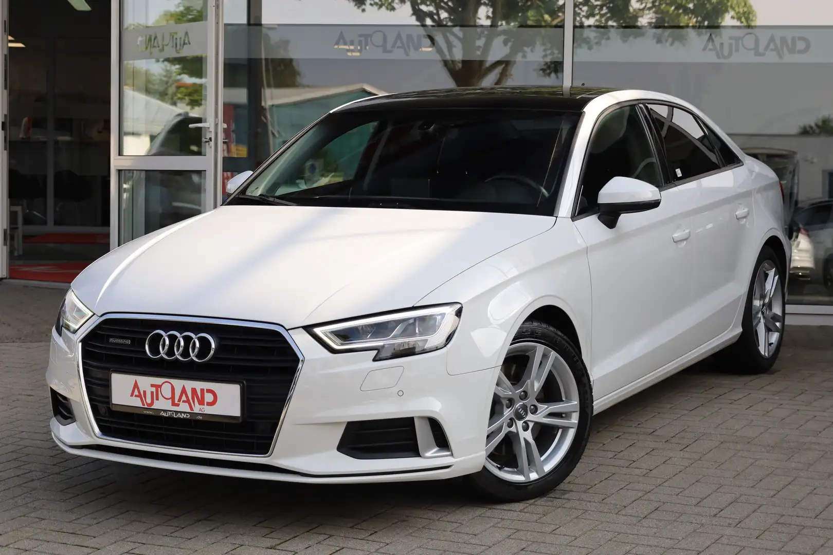 Audi A3 2.0 TDI quattro LED Navi Kamera SHZ PDC Blanc - 2