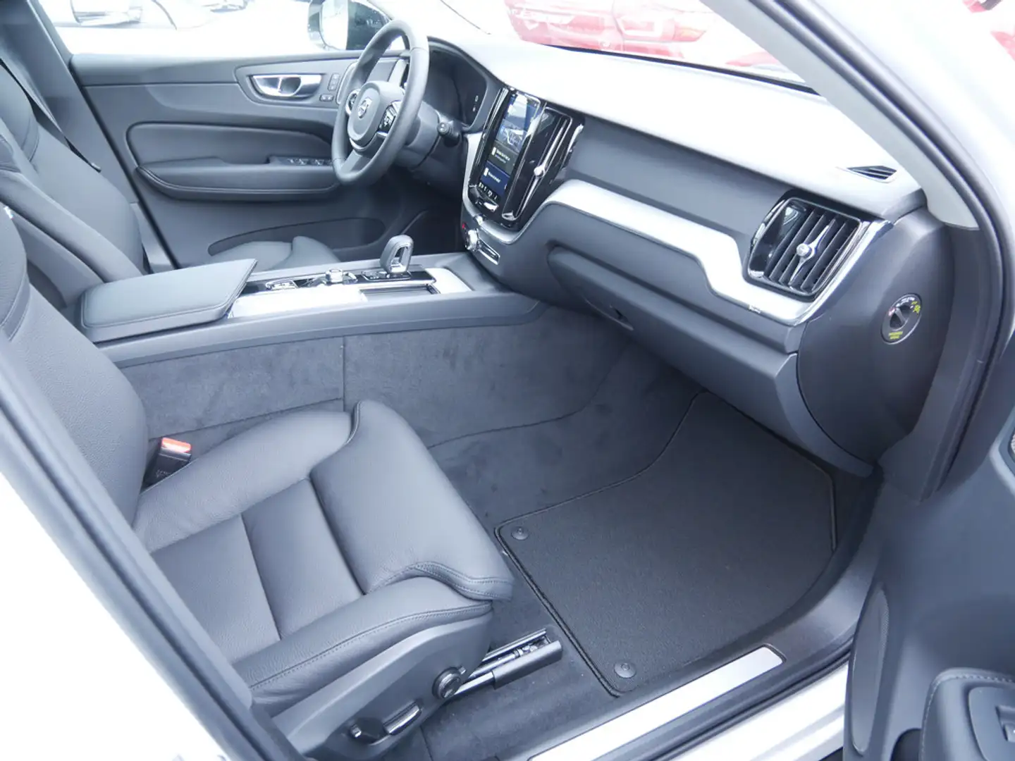 Volvo XC60 T6 Recharge Plus Dark AWD LED PANO 360° Weiß - 2