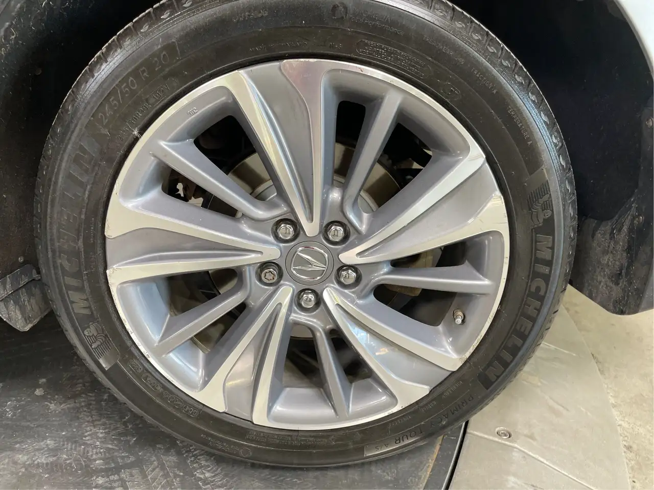 Acura MDX снимка Acura MDX