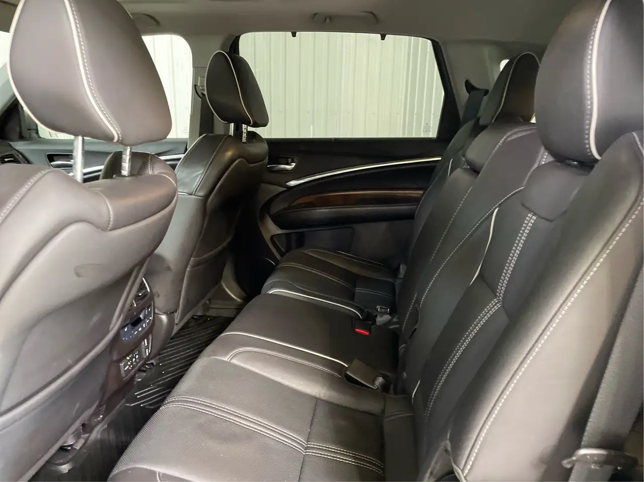 Acura MDX снимка Acura MDX