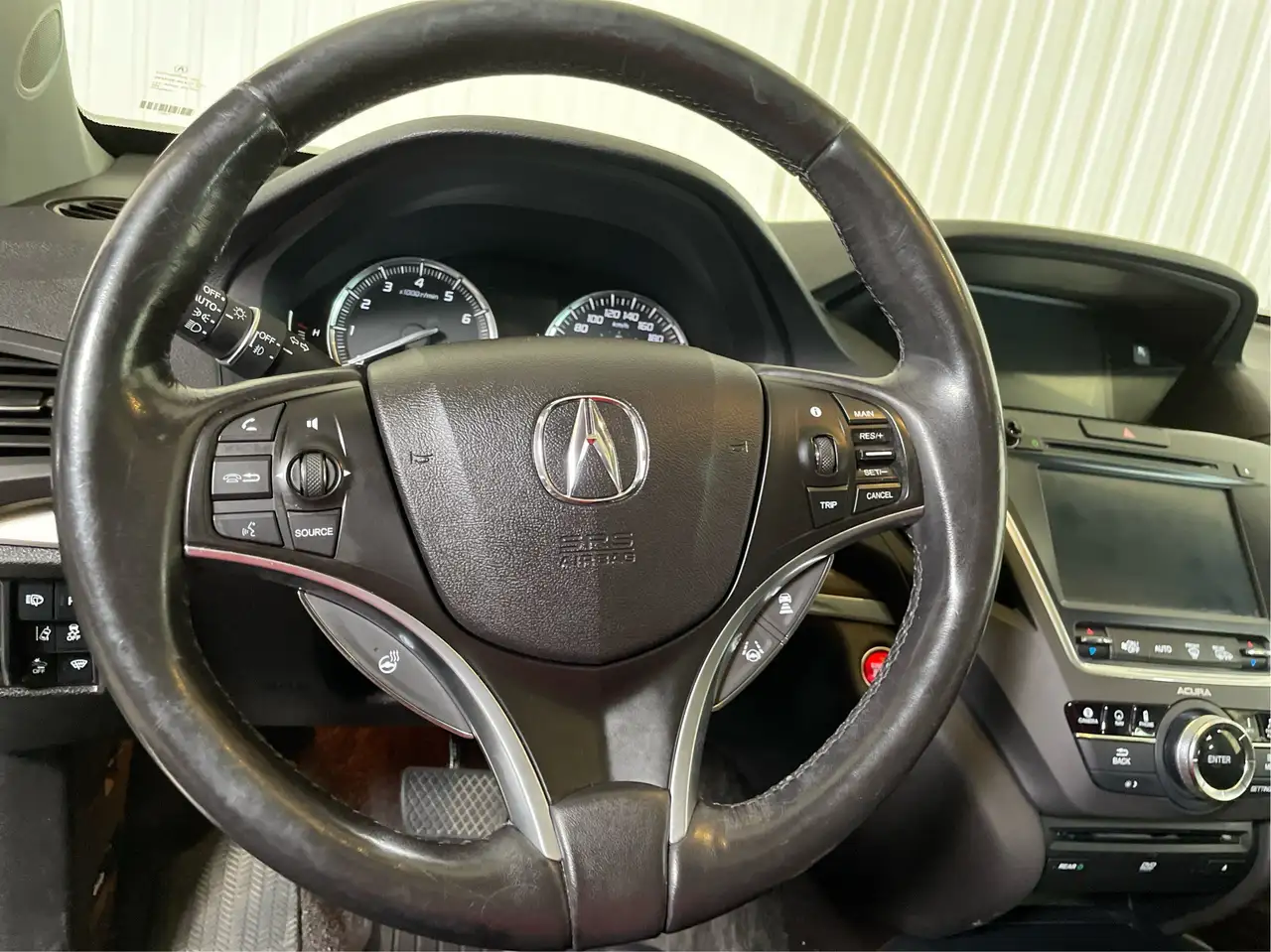 Acura MDX снимка Acura MDX