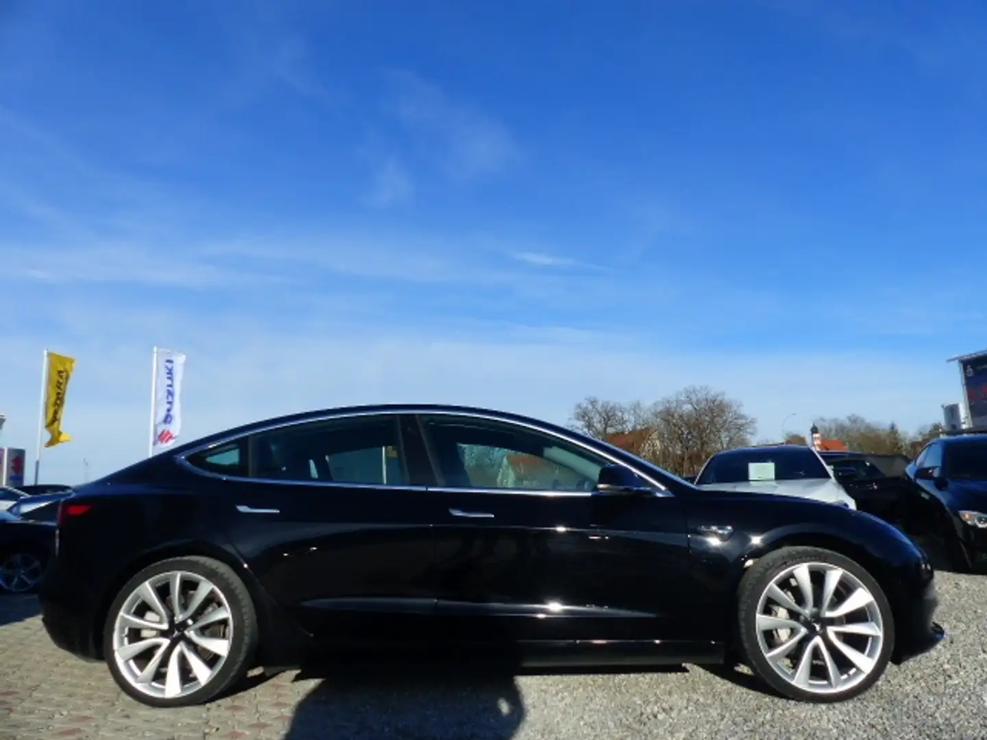 Tesla Model 3 Dual Motor Allrad Pano Autopilot Sitzheiz Klima Schwarz - 2