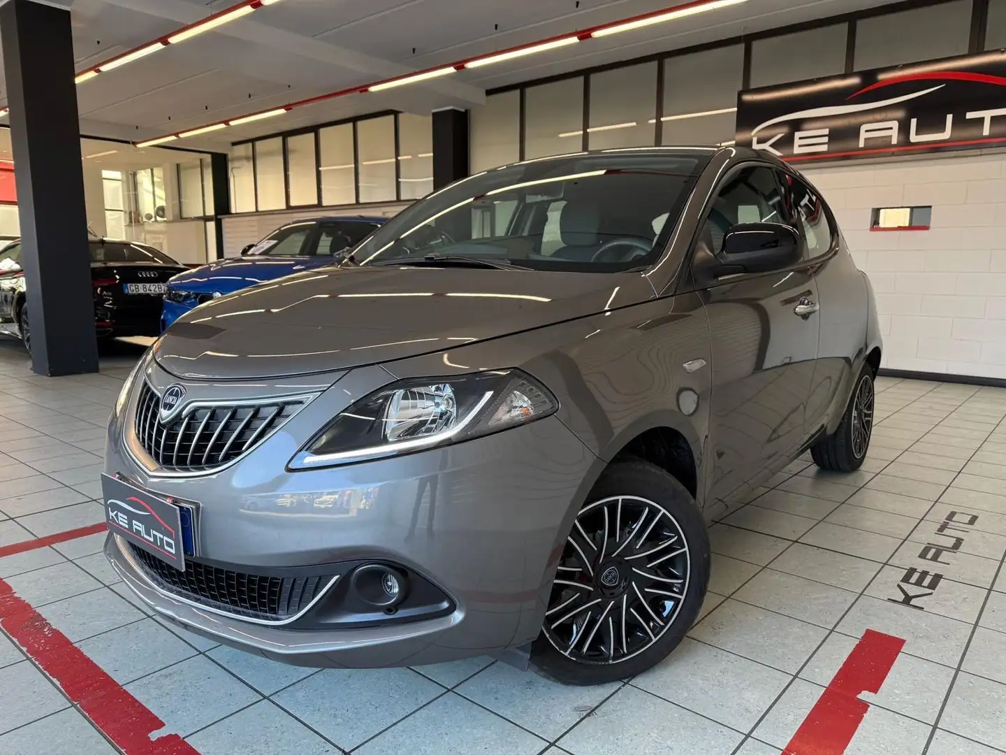 Lancia Ypsilon 1.0 firefly hybrid Silver s Gris - 1