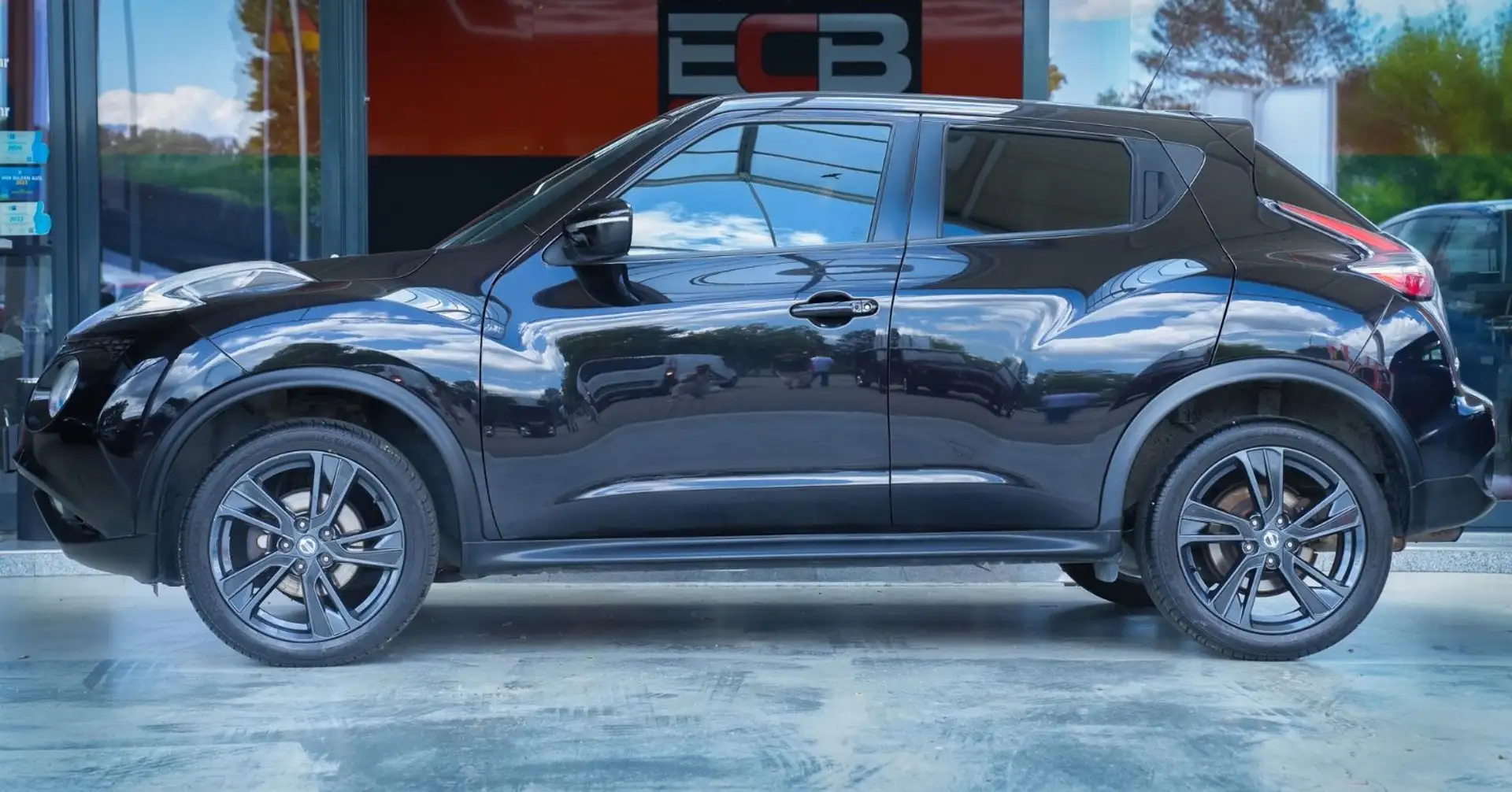 Nissan Juke N-Connecta *Klimaaut./Temp./Panorama-Dach* Schwarz - 2