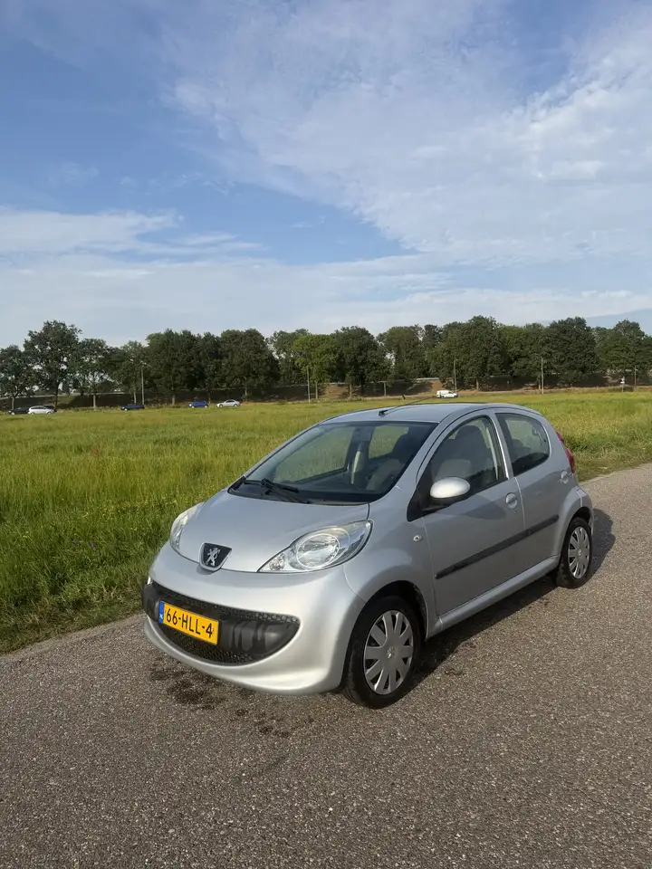 Peugeot 107 Peugeot 107 1.0 12V 5DR 2009 AIRCO ELEKT. RAMEN — photo 1 of 4