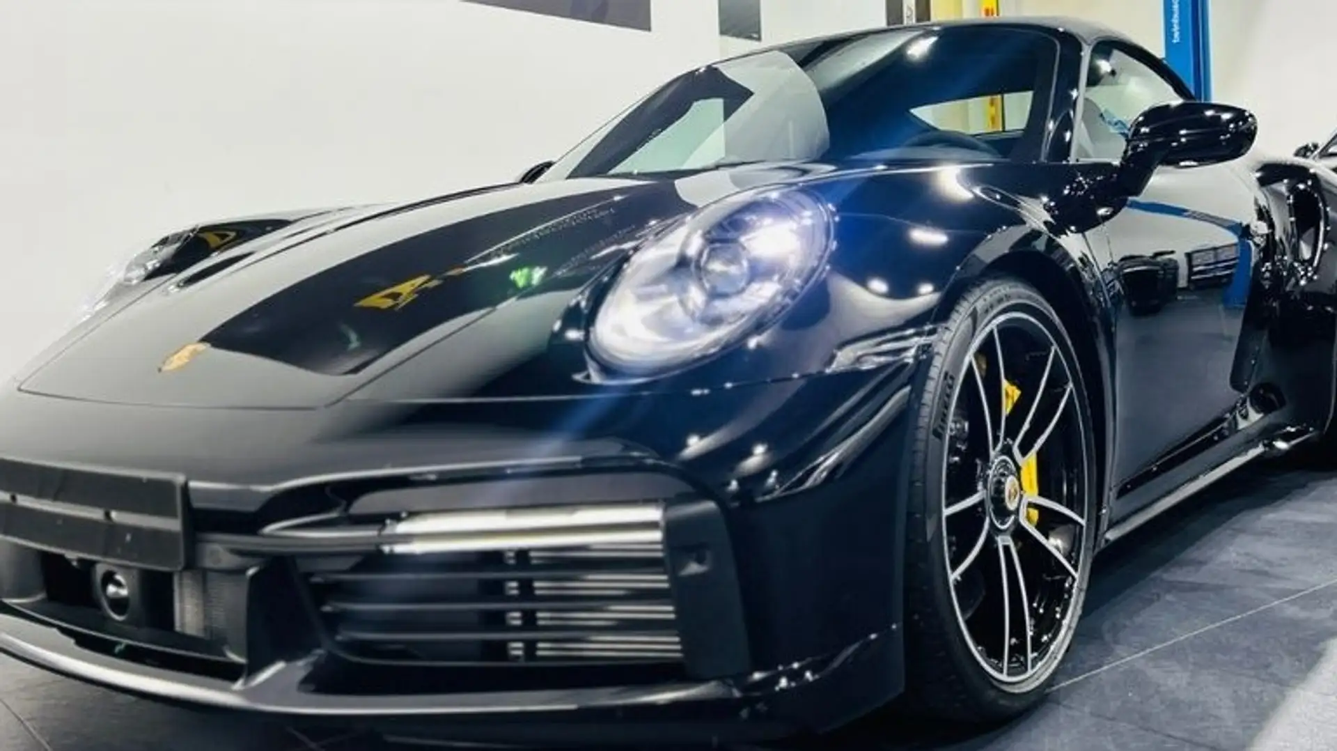 Porsche 992 Turbo S Cabriolet PDK Negro - 1