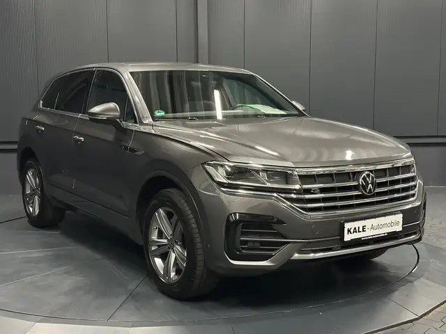 Volkswagen Touareg view 7
