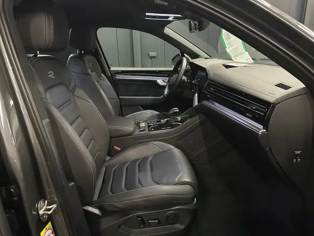 Volkswagen Touareg view 10