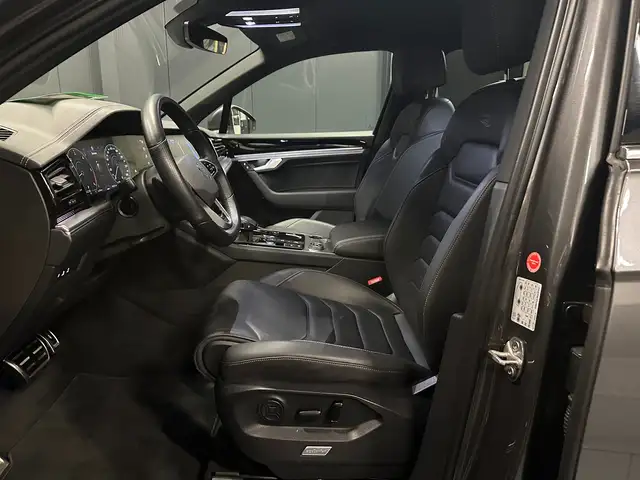 Volkswagen Touareg view 15