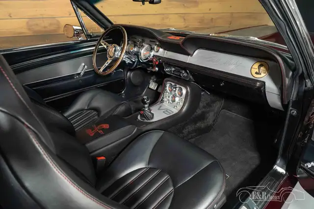 Ford Mustang view 10