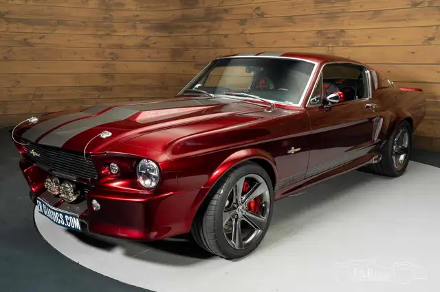 Ford Mustang view 4