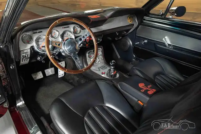 Ford Mustang view 2