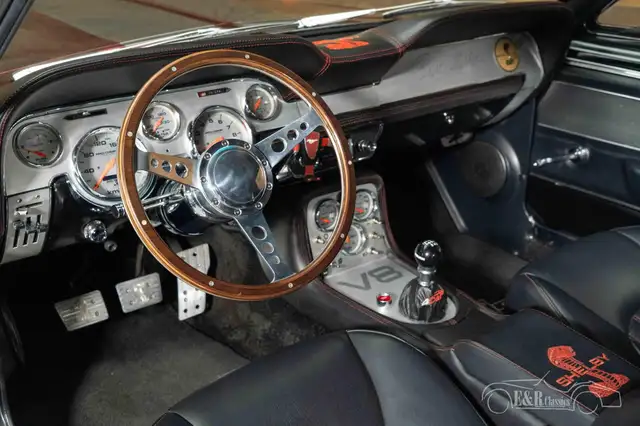 Ford Mustang view 13
