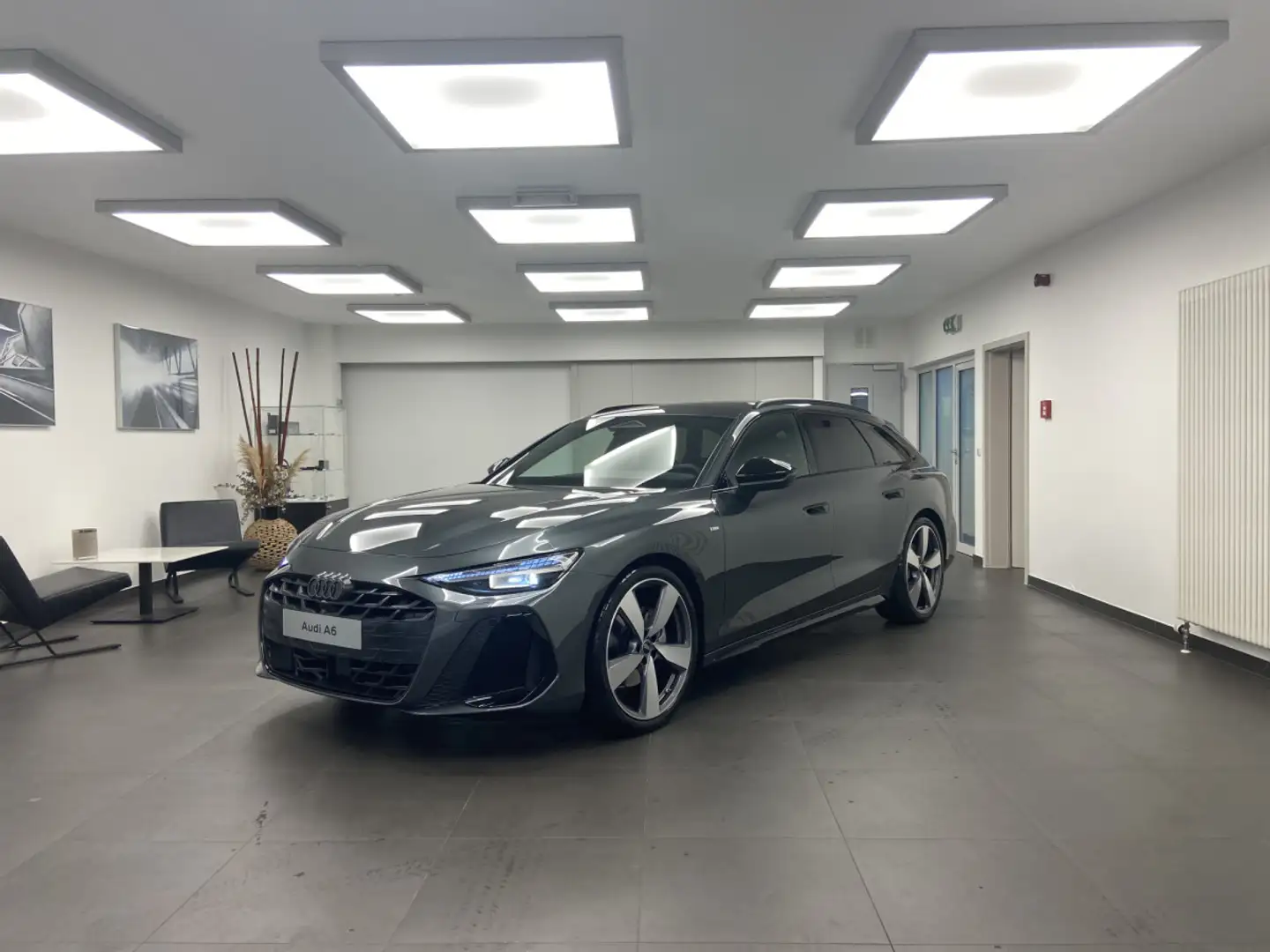 Audi A6 Avant TFSI S line 204 ch S tronic Gris - 1