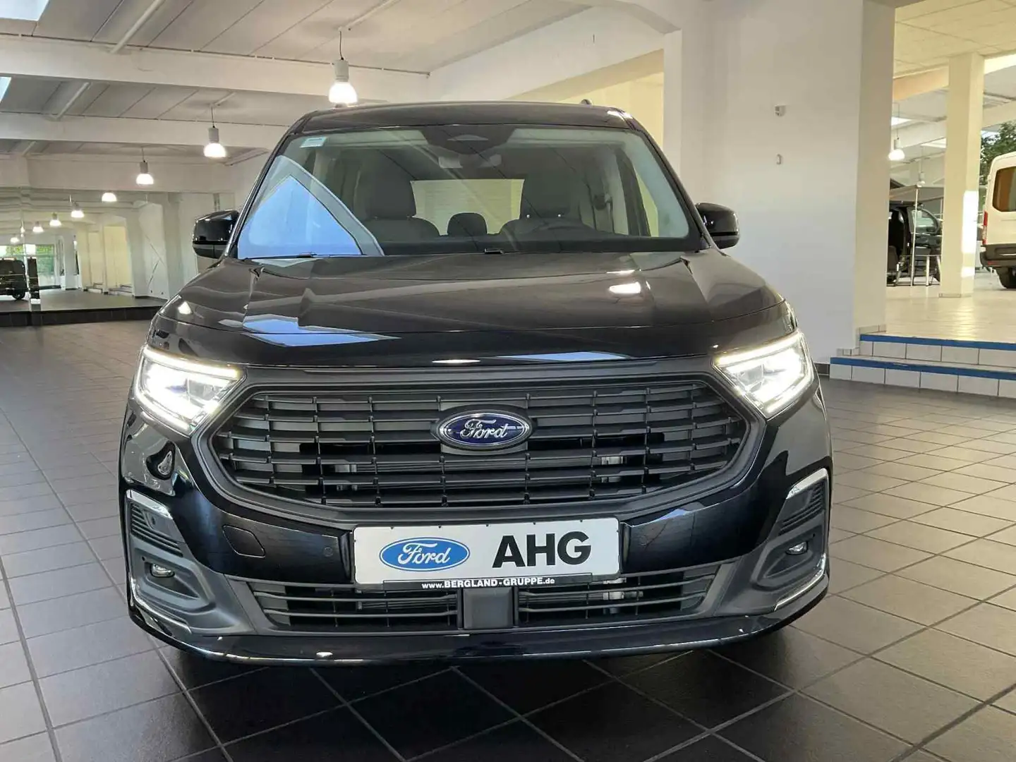 Ford Tourneo Connect Titanium *LED*RFK*AHK* Schwarz - 2