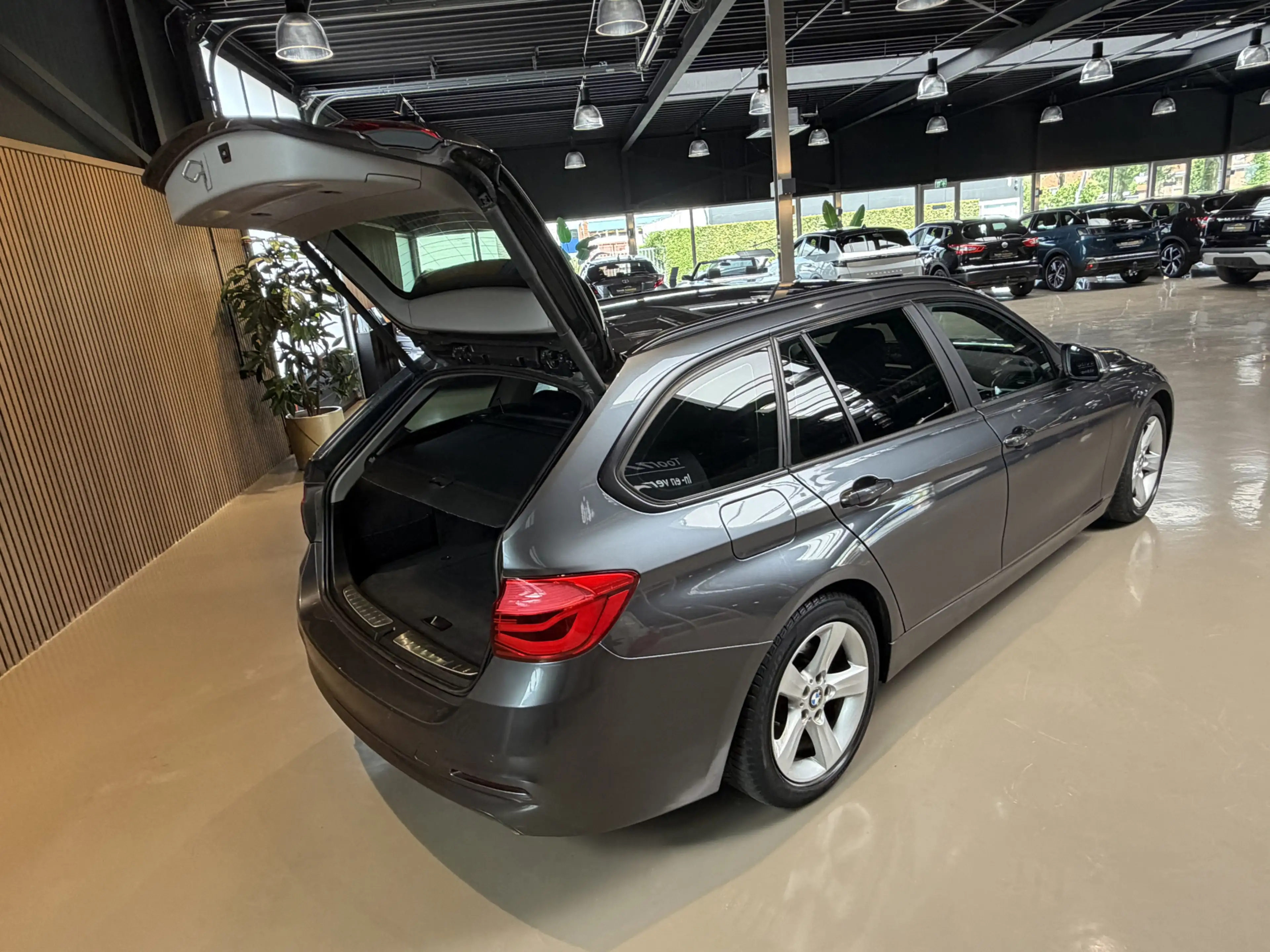BMW 316 3-serie Touring 316d Centennial High Executive — photo 22