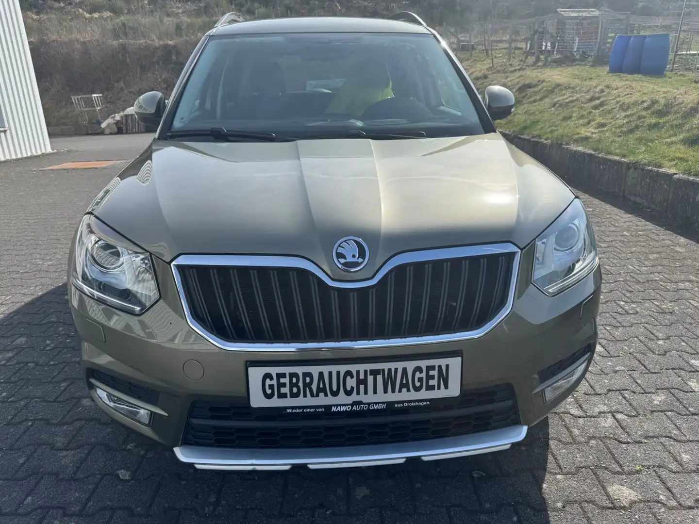 Skoda Yeti 1,4  Styl-4x4-Xenon-Automatik-AHK-1 Hand- Grün - 2