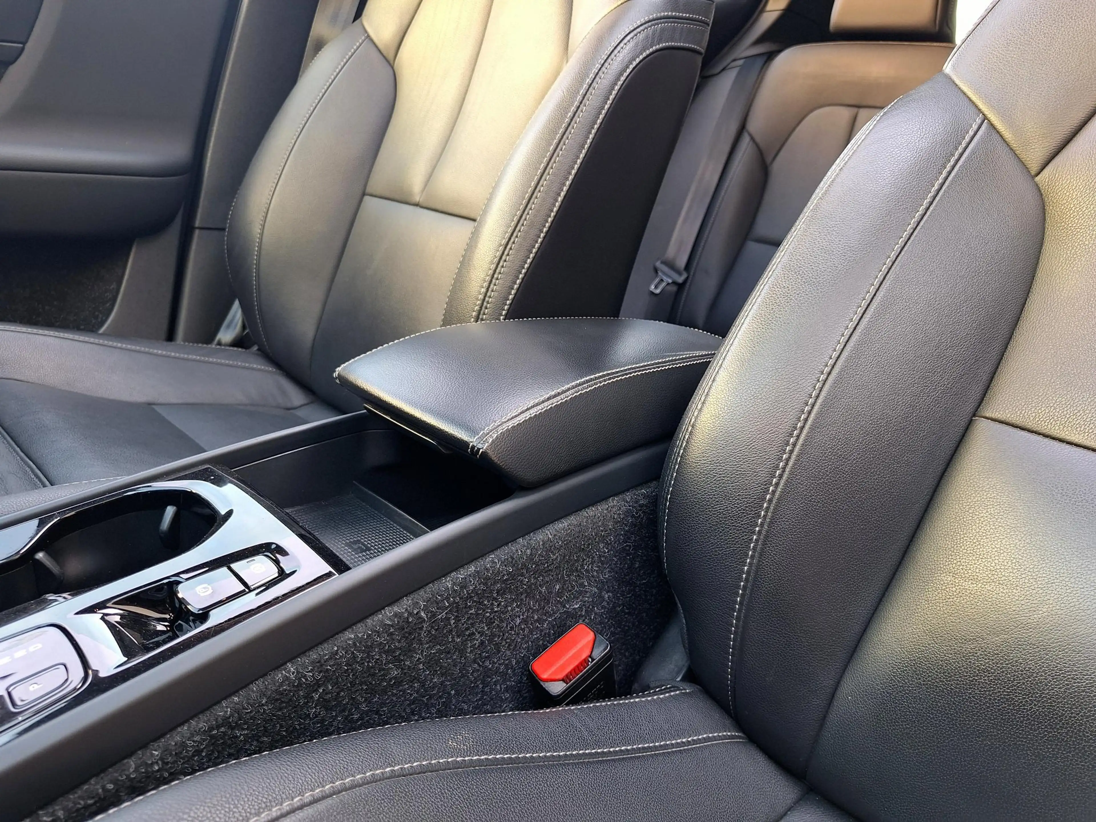 Volvo XC40 1.5 T5 Recharge Inscription | SOH: 85,1% | Pano | — photo 26