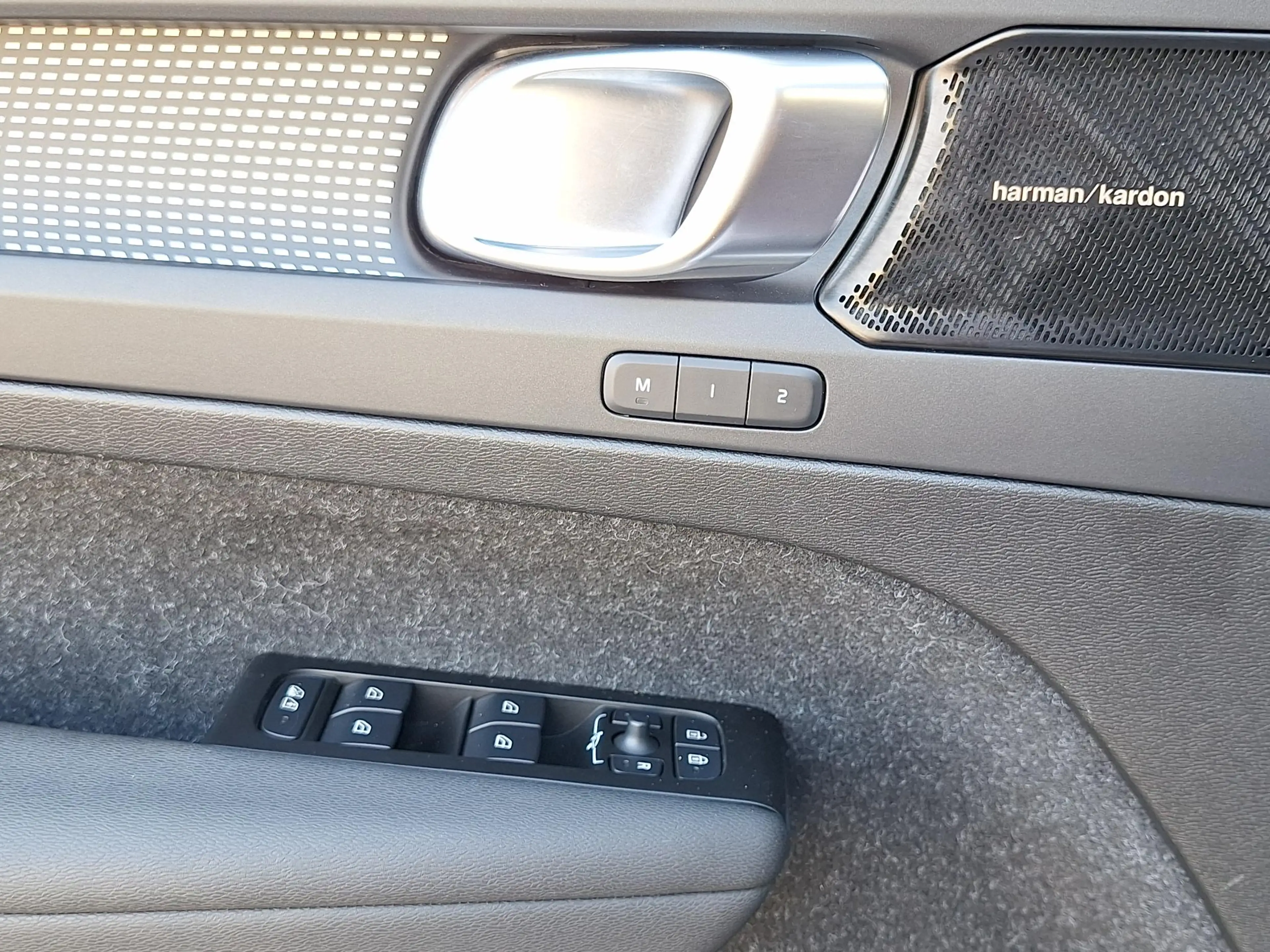 Volvo XC40 1.5 T5 Recharge Inscription | SOH: 85,1% | Pano | — photo 42
