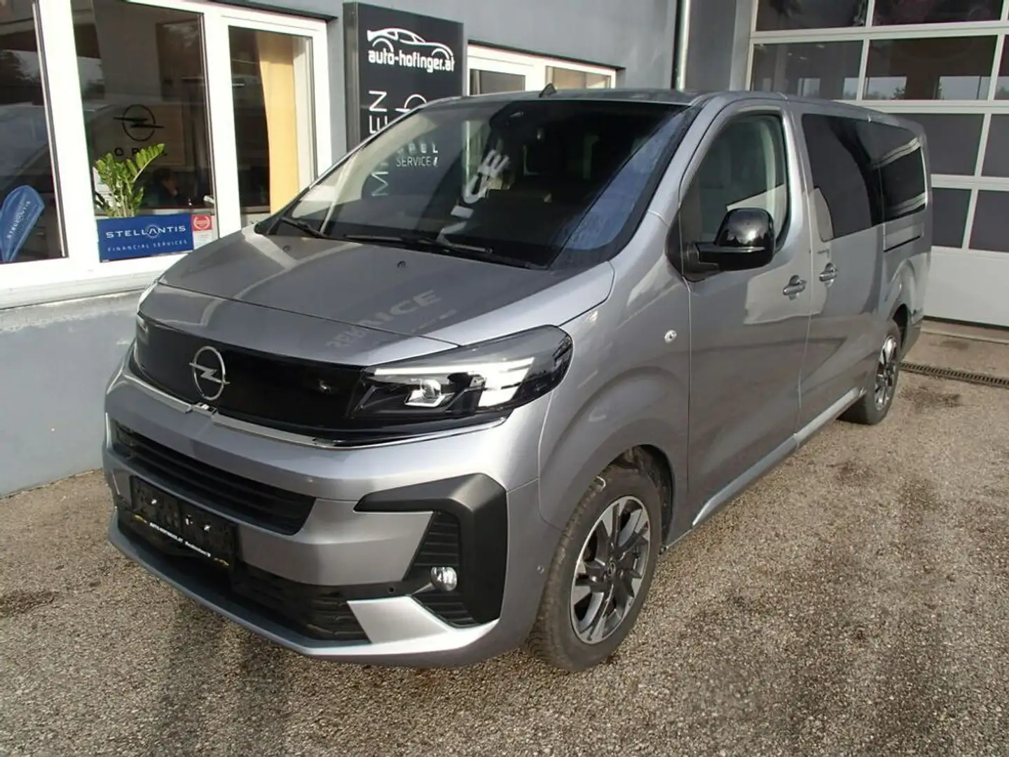 Opel Zafira Edition XL (L3), 9-Sitzer Grau - 2