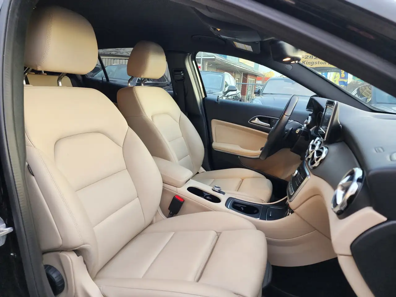 Mercedes-Benz GLA fotografie Mercedes-Benz GLA