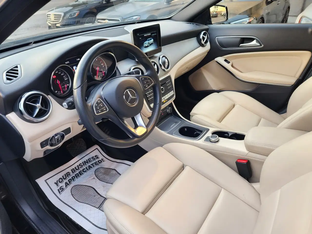 Mercedes-Benz GLA fotografie Mercedes-Benz GLA