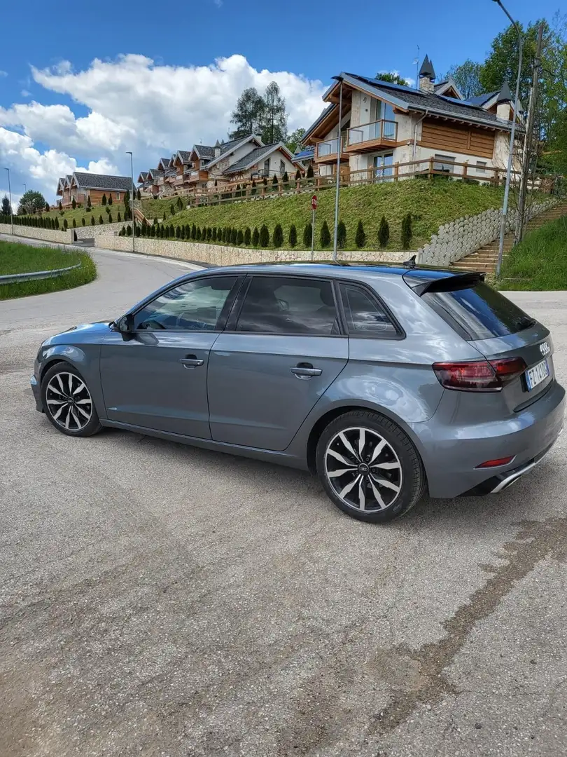 Audi A3 SPB 1.6 TDI 116 CV Sport Grigio - 2