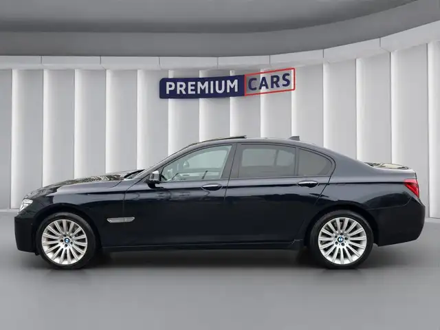 BMW 7 Series view 2