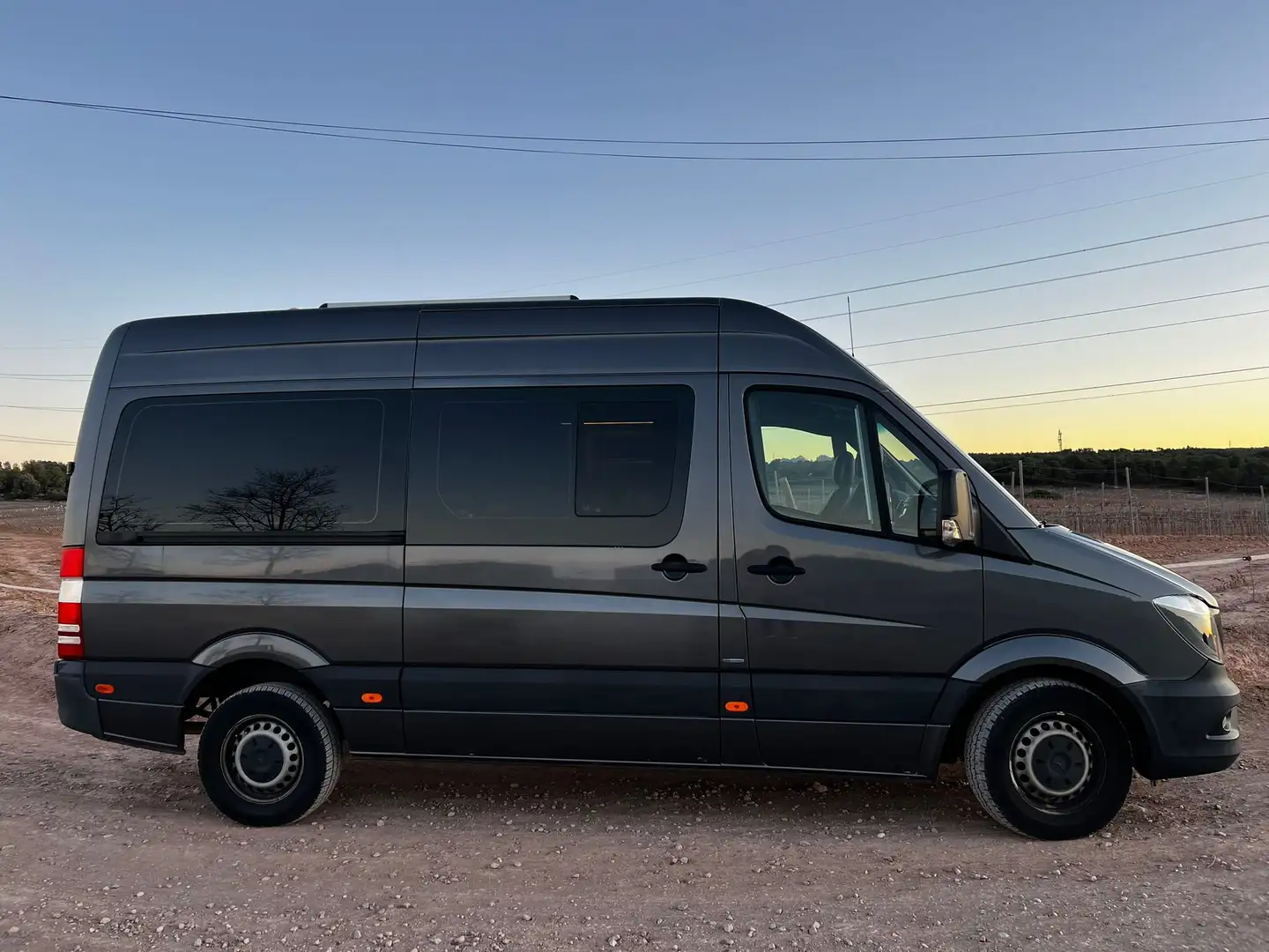 Mercedes-Benz Sprinter CamperVan - COMBI 216 Gris - 2