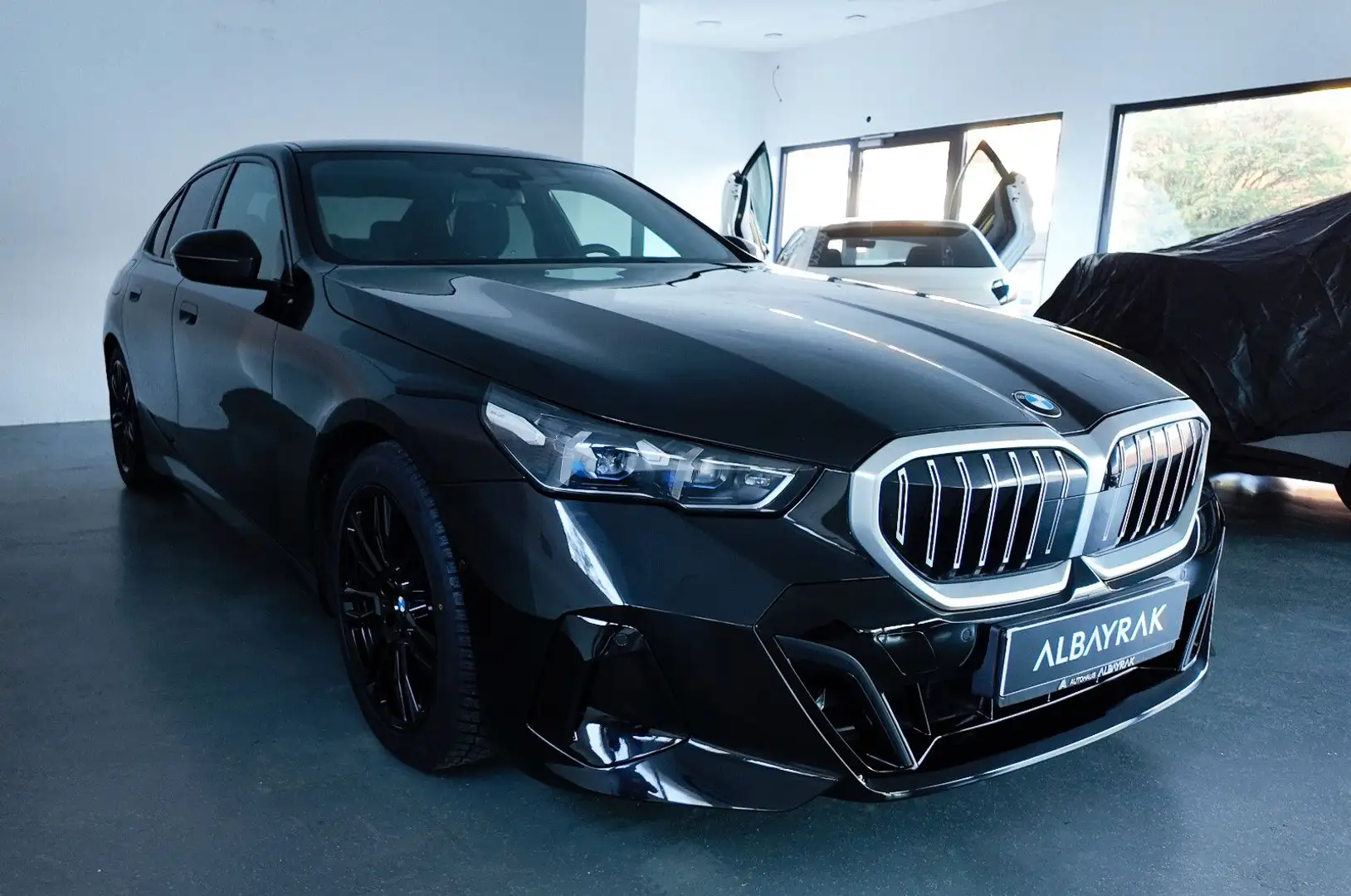 BMW 520 d M Sport Lim Schwarz - 2