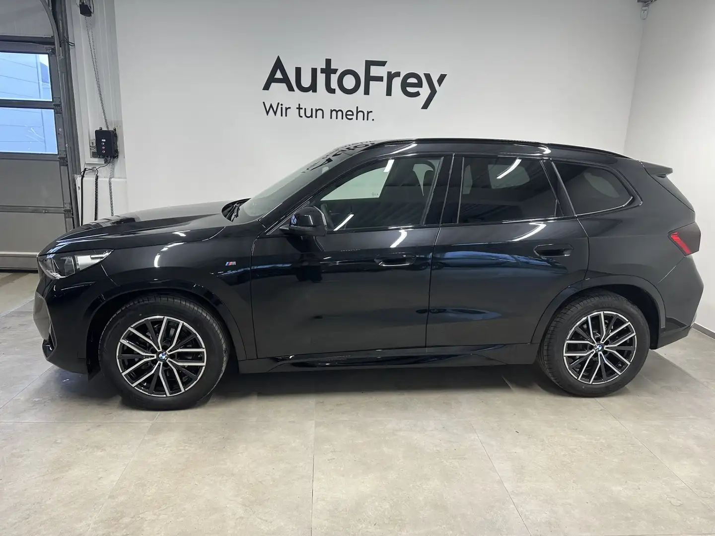 BMW X1 sDrive20d Schwarz - 2