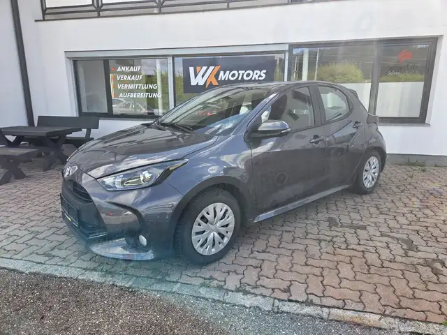 Toyota Yaris Hybrid Basis