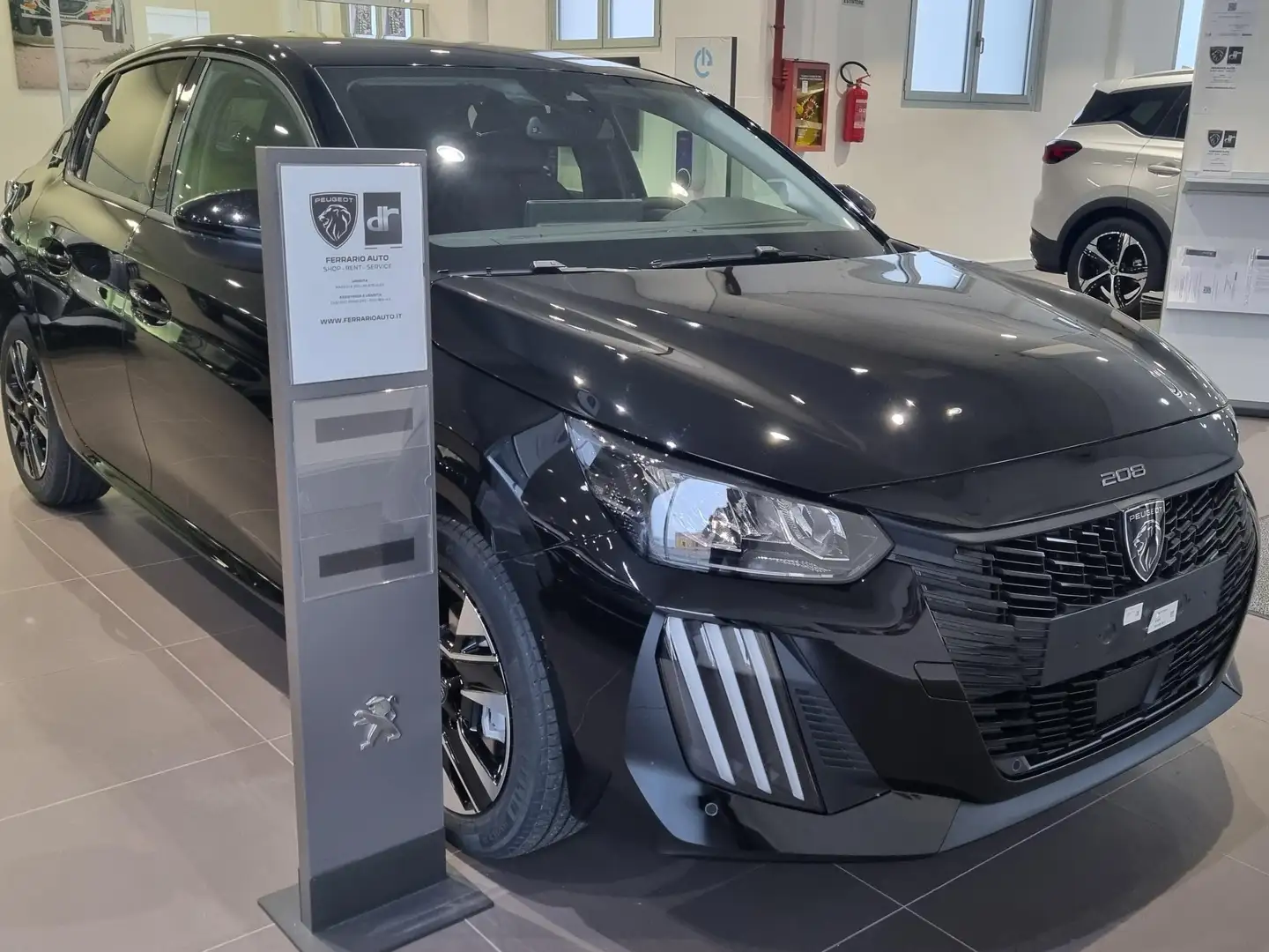 Peugeot 208 208 II hybrid Allure 110cv e-dcs 6 + VISIO 360 - Schwarz - 2