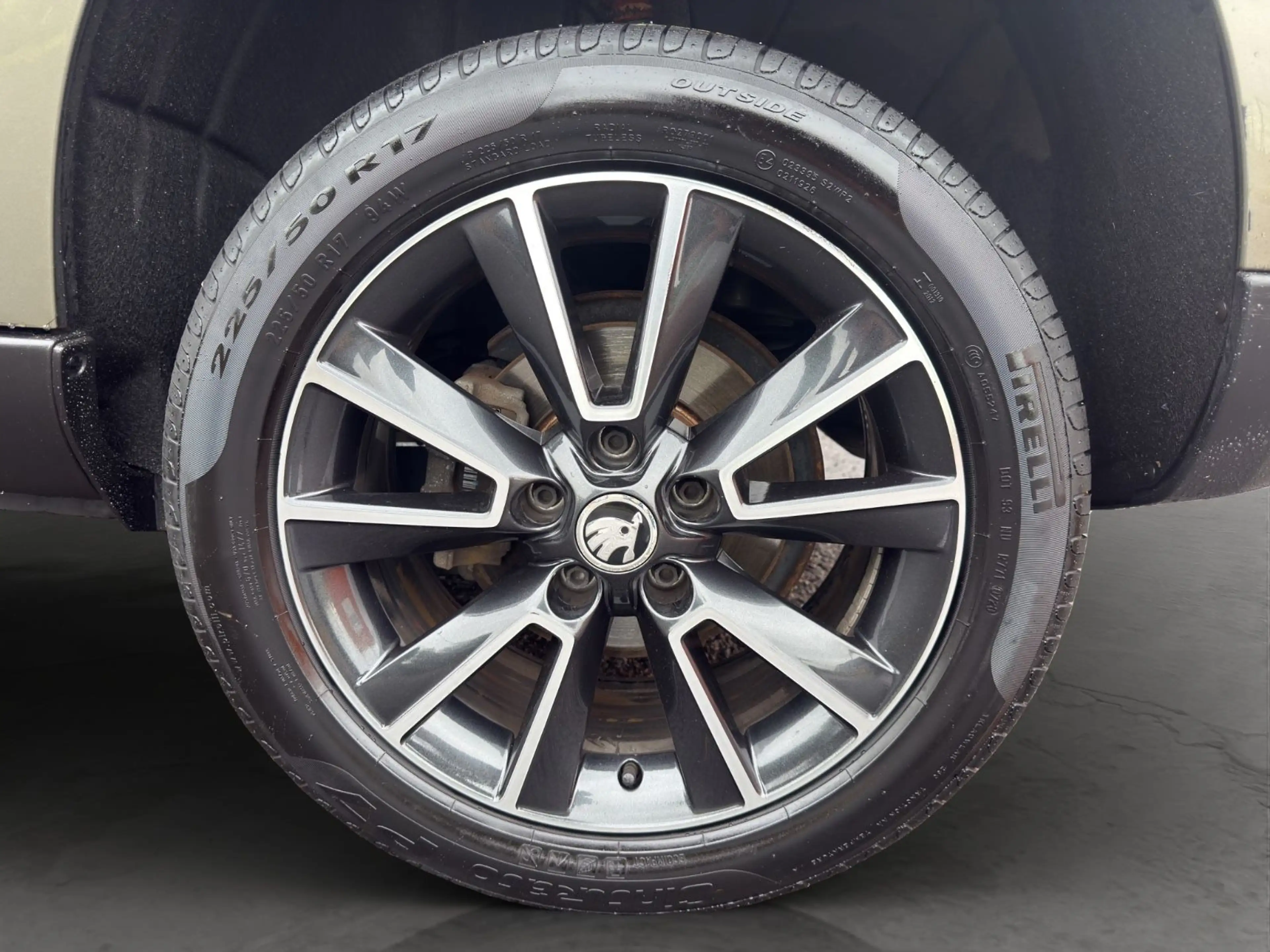 Skoda Yeti Adventure Aut. / 2.Hand / NAVI / XENON — photo 12