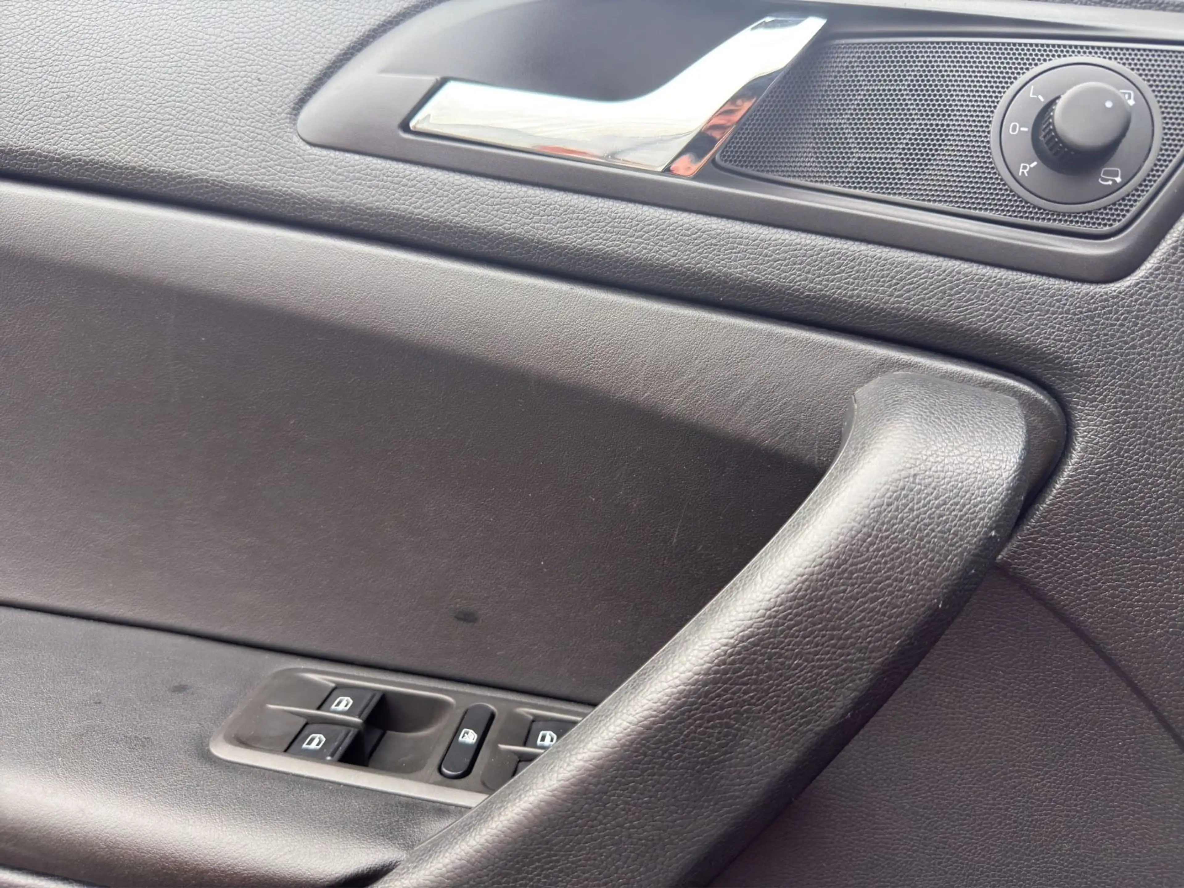 Skoda Yeti Adventure Aut. / 2.Hand / NAVI / XENON — photo 20