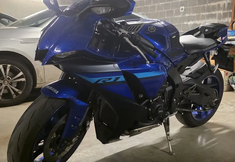 Yamaha YZF-R1 - foto 2