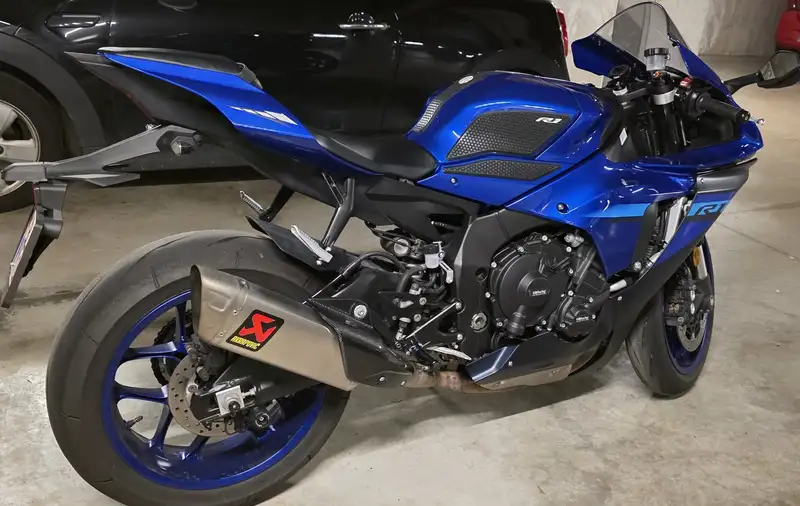 Yamaha YZF-R1 - foto 3