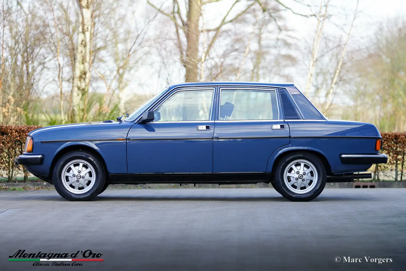 Lancia Beta Trevi 1600 Bleu - 2