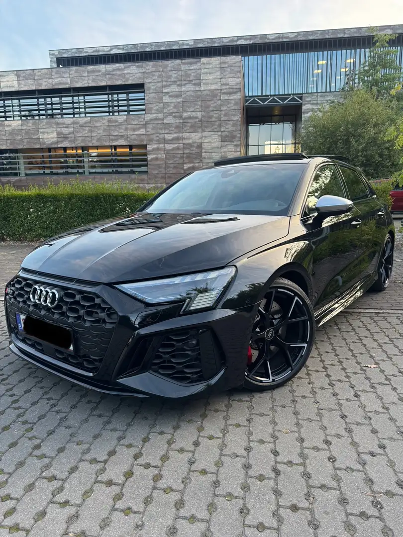 Audi RS3 Sportback 2.5 TFSI Quattro S tronic Zwart - 1