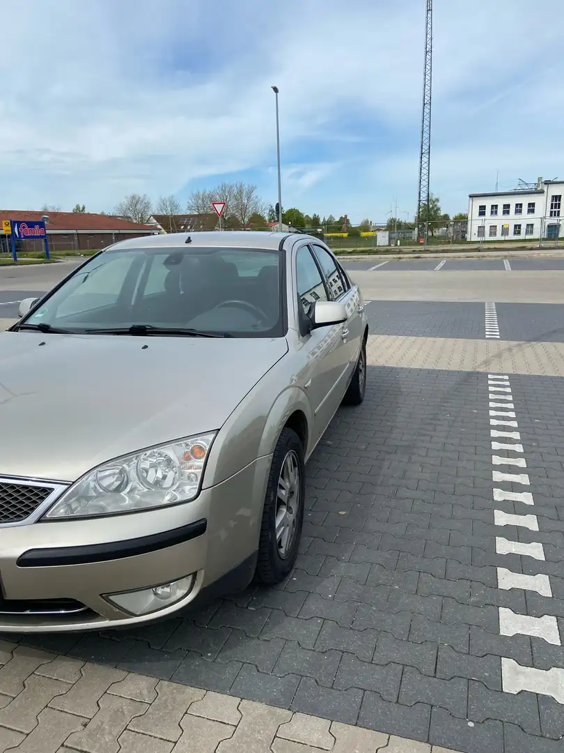 Ford Mondeo Ford Mondeo mk3 Brons - 2
