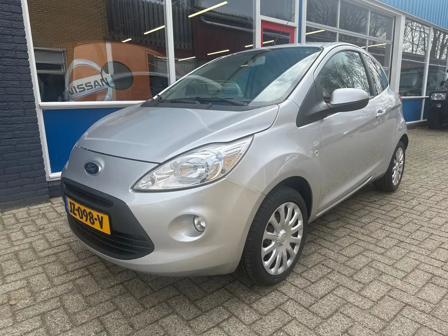 Ford Ka/Ka+ 1.2 Style s/s Grijs - 1